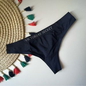 Victoria's Secret Seamless Textured Thong Panty Blue Navy Small NEW
